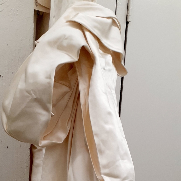 Vera Wang Dutchesse Wedding Wrap Dress SZ 8 Ivory Silk strapless Ball gown Sash - Picture 9 of 16